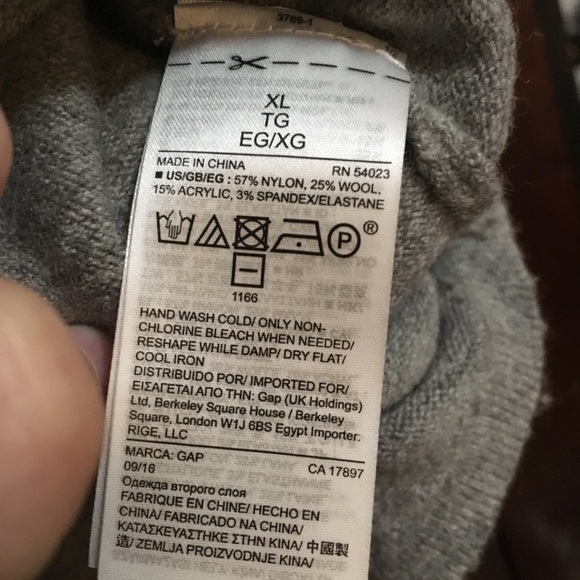 Gap wool v neck sweater - Picture 3 of 3